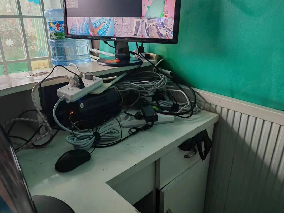 以案普法  ——一幼儿园电器线路的敷设不符合规定