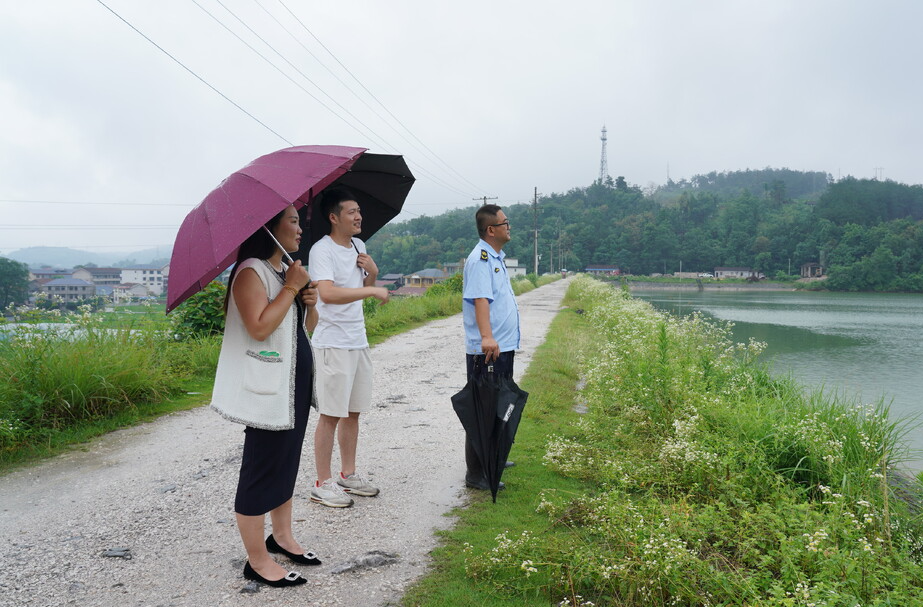 中方：强化汛期值班值守 全力防范当前强降雨