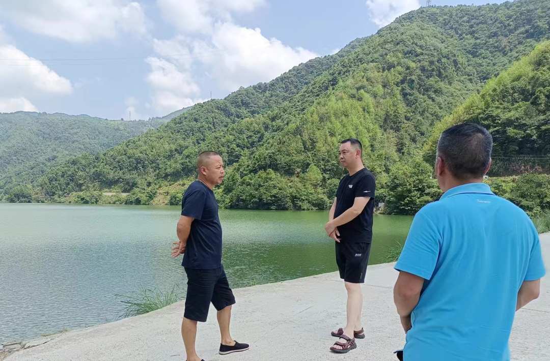 中方镇：开展汛期水库安全检查