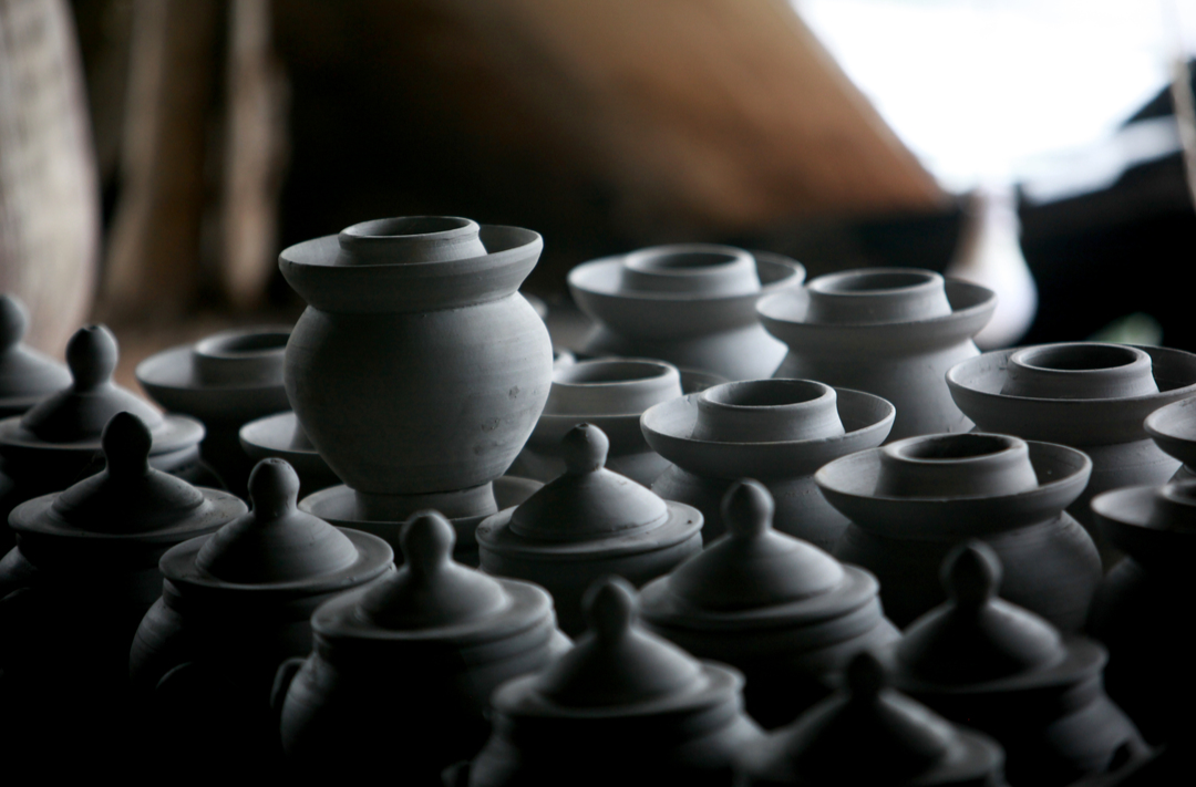 光影中方|走进铜湾美丽乡村的陶器厂，探秘传统手工制陶技艺