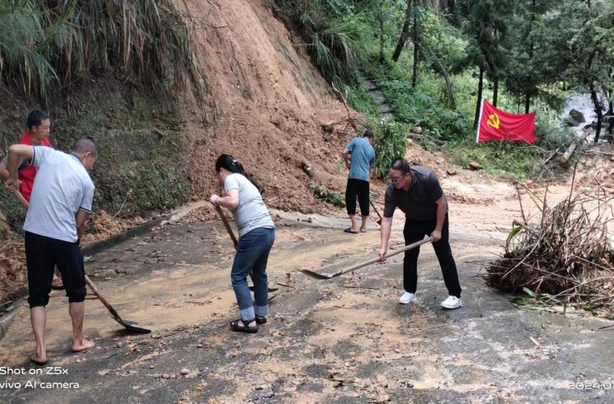 “汛”线直击|中方县机关事务中心：闻“汛”而动，筑牢防汛红色“堤坝”