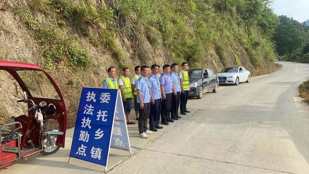 助力交通执法规范化 袁家镇人大代表在行动  