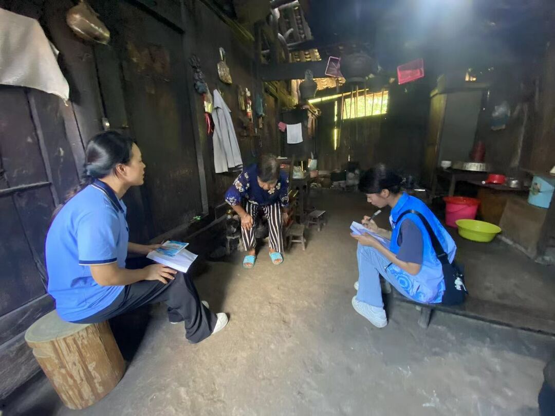 民政社工助力，筑牢民生保障底线——中方县推进2024年低保年审工作