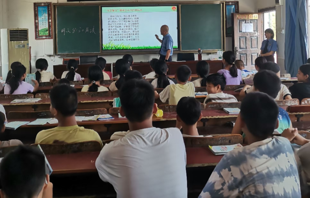 中方县检察院：开展法治宣传进校园活动 筑牢未成年人安全防线