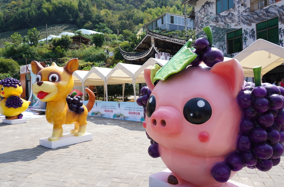 湖南省（秋季）乡村文化旅游节暨湖南省秋季“村晚”示范展示活动即将启幕 中国南方葡萄沟内紧锣密鼓筹备忙