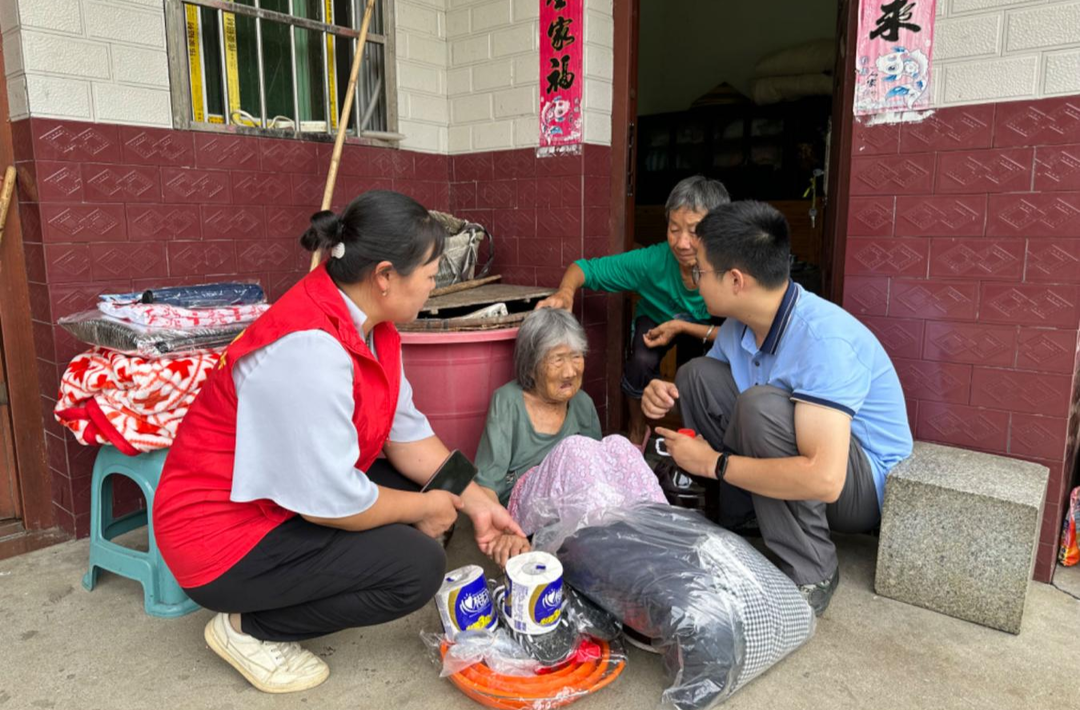 中方县新路河镇民政社工站： 用爱编织温暖，呵护“一老一小”