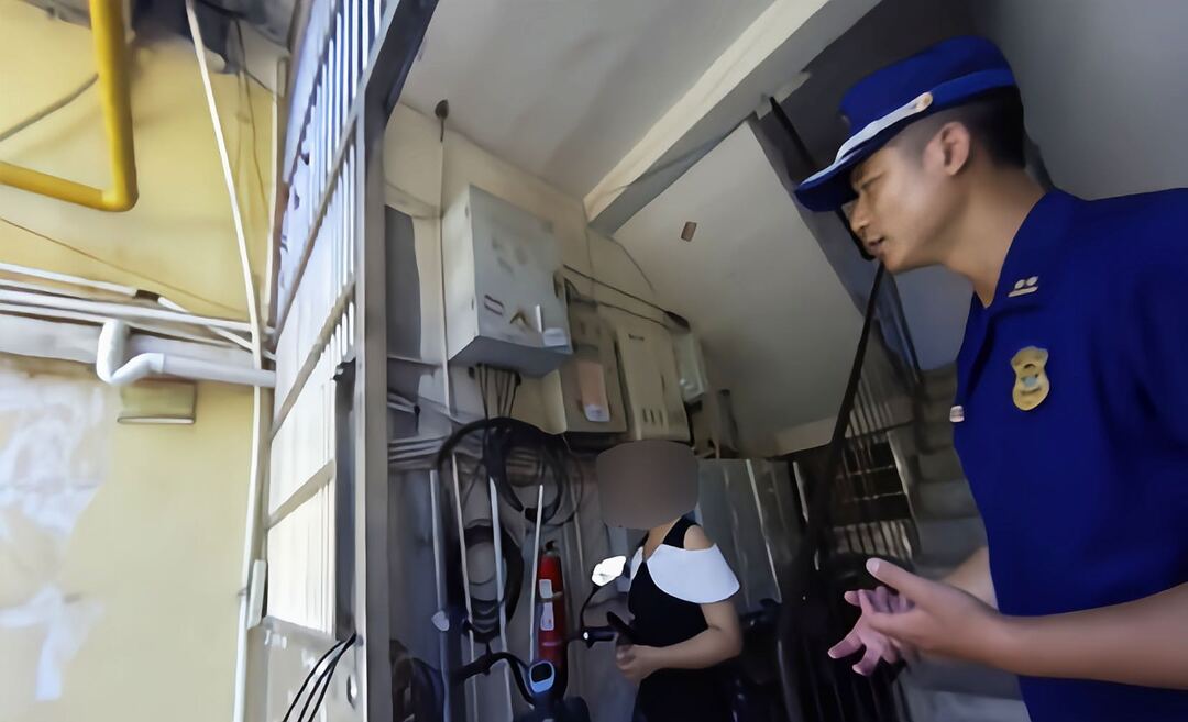 中方县消防救援大队：一居民违规停放电动车被依法处罚