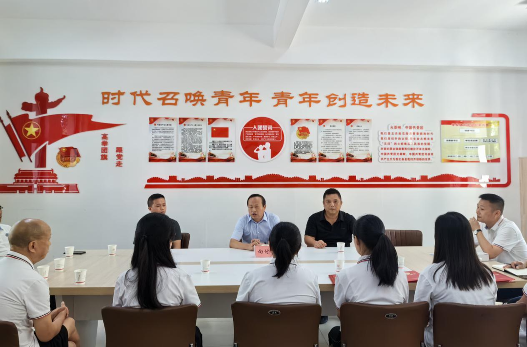 心系教育  情暖教师 中方县政协主席向付和率队开展教师节慰问活动