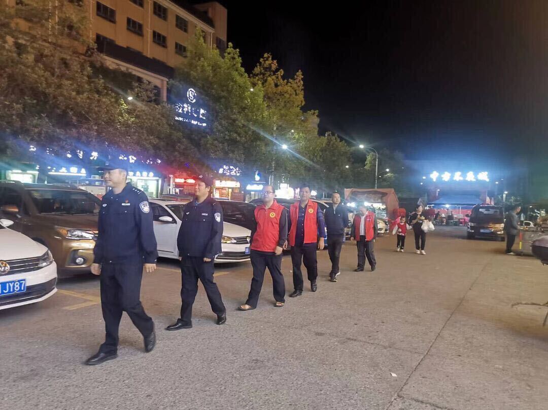 中方县中方镇：放假不放松，巡逻进行时