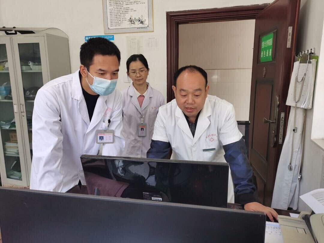 省级巡回医疗队赴中方县花桥镇卫生院巡诊