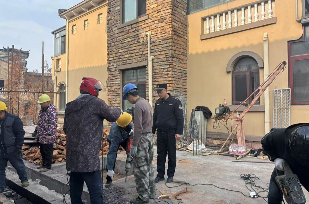 中方县城管执法局：多部门联合出击，强力拆除违法建筑