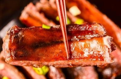 @脑卒中患者：春节快到啦！腊肉好吃，但要少吃哦！