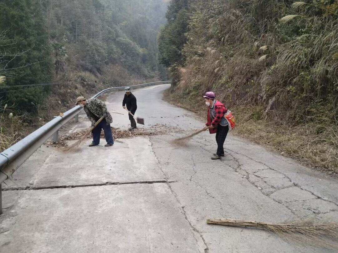 中方县蒿吉坪瑶族乡：新颜迎新春，洁净迎亲人