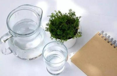 喝水太多真的会“水中毒”？专家告诉你科学补水的正确姿势