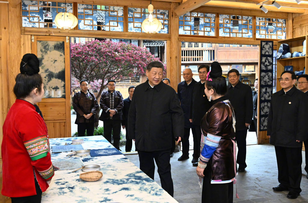 习近平：民族的特色，很古朴也很时尚