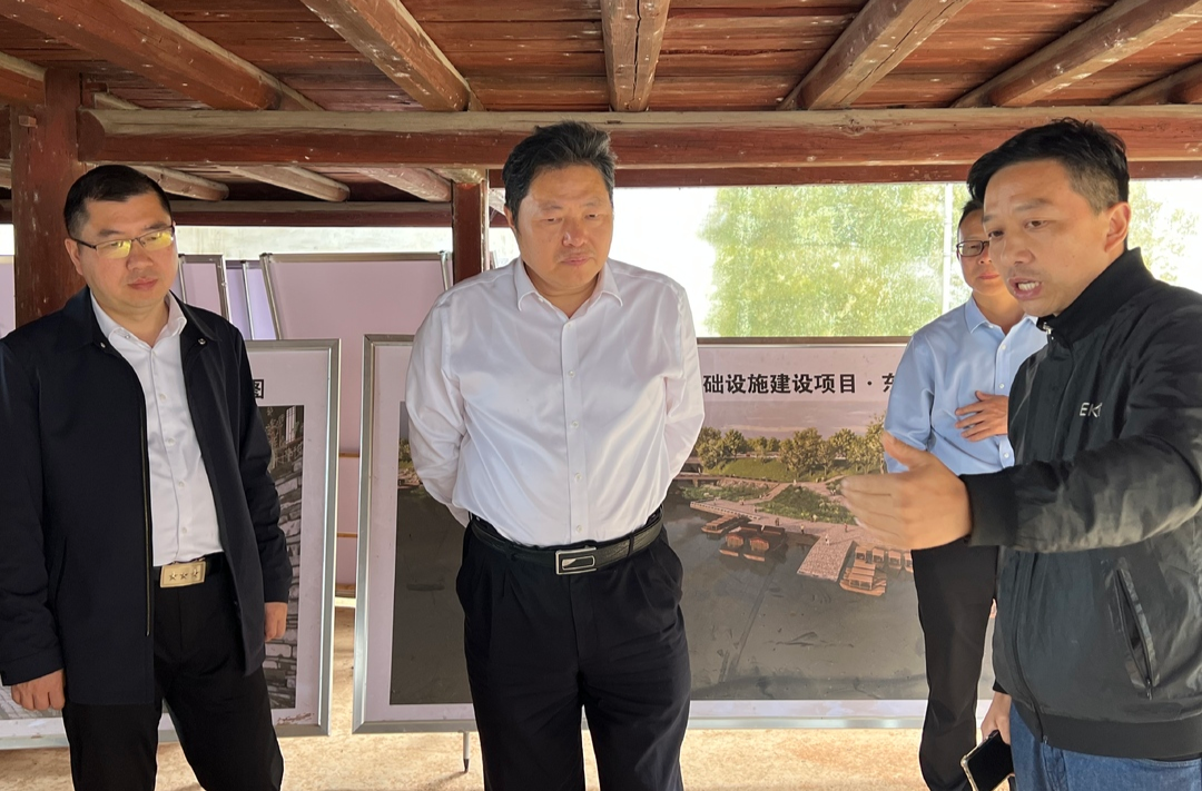 唐要善到中方县调研荆坪古村文旅项目和移民光伏产业