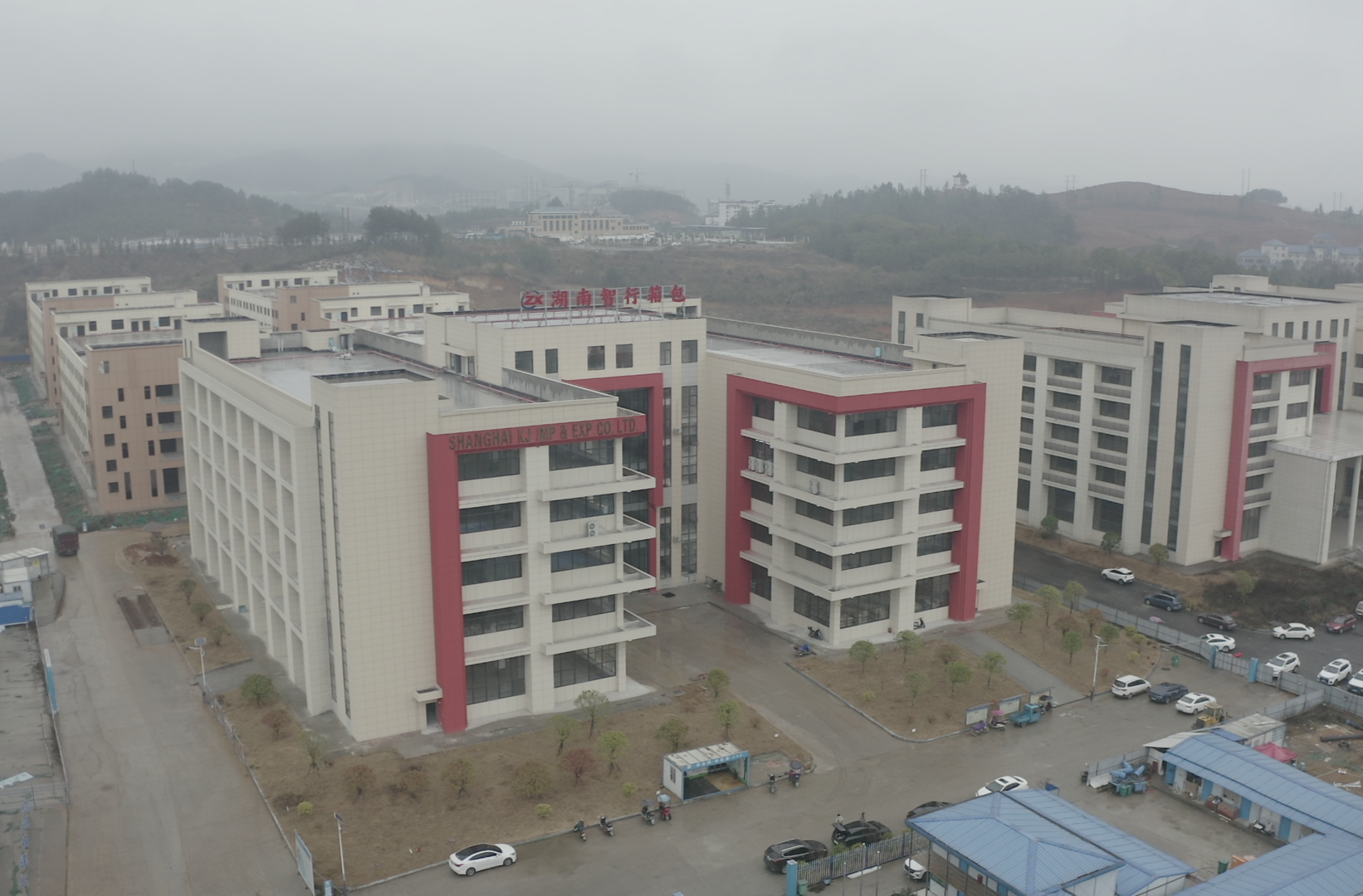 中方县：省级工业集中区新材料产业园标准化厂房建设项目加速推进