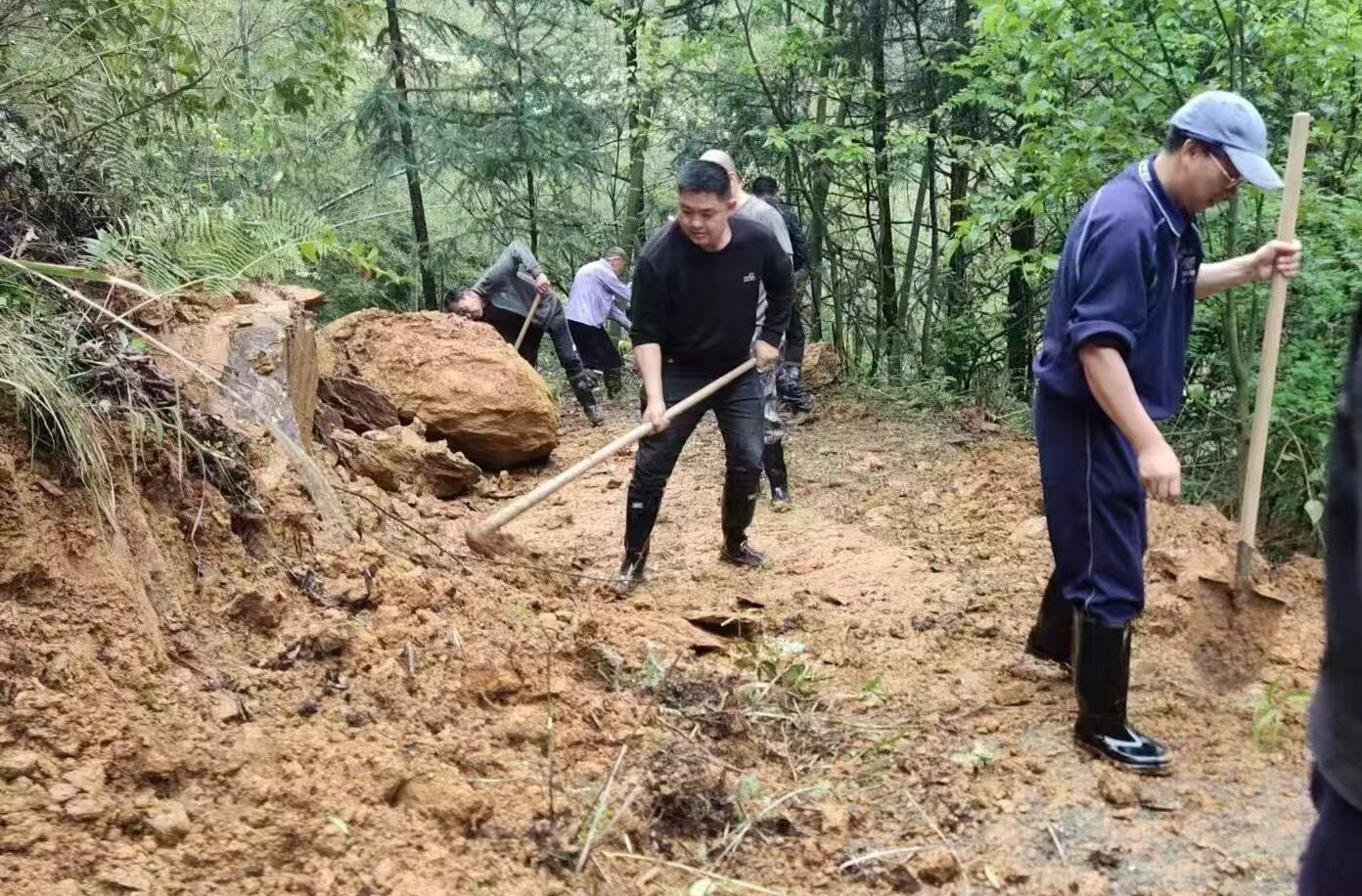 中方人|蒲声龙：扎根瑶乡践初心 担当作为促振兴