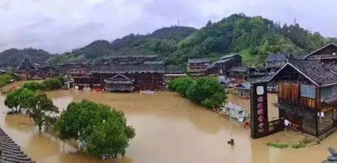 三預(yù)警齊發(fā)！最強(qiáng)降雨正在路上，需重點(diǎn)防范！