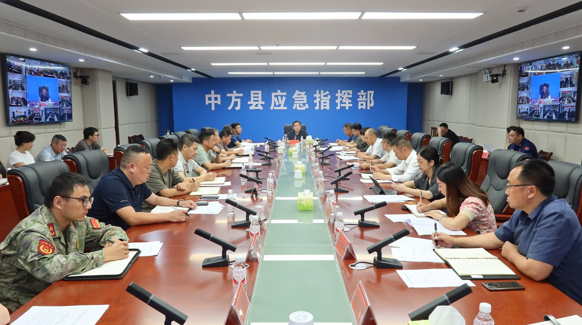胡杰主持召开全县防汛抗灾形势研判和工作调度视频会