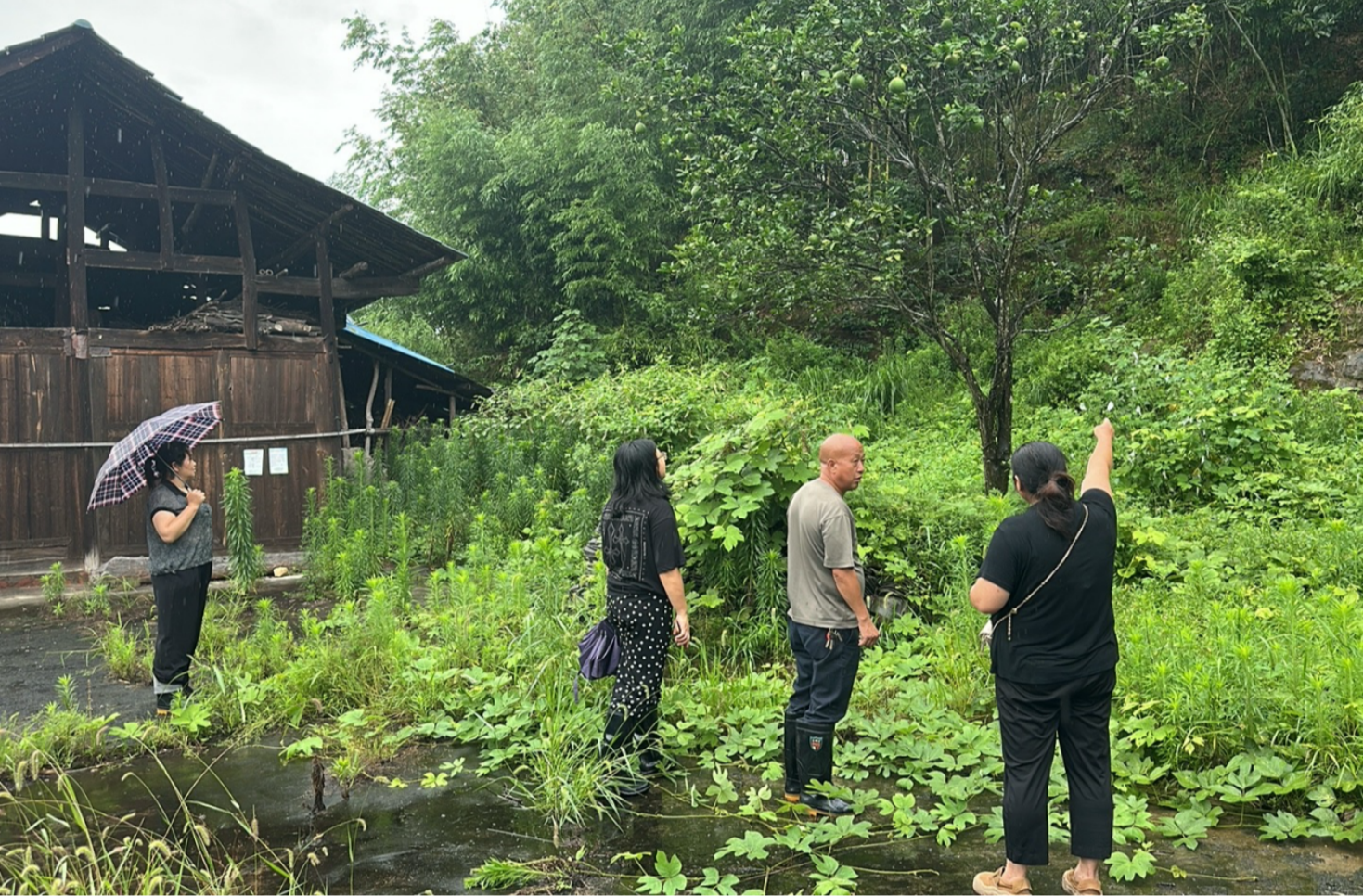 “汛”线直击|筑牢防汛“安全线” ！中方县铜湾镇严阵以待应对强降雨