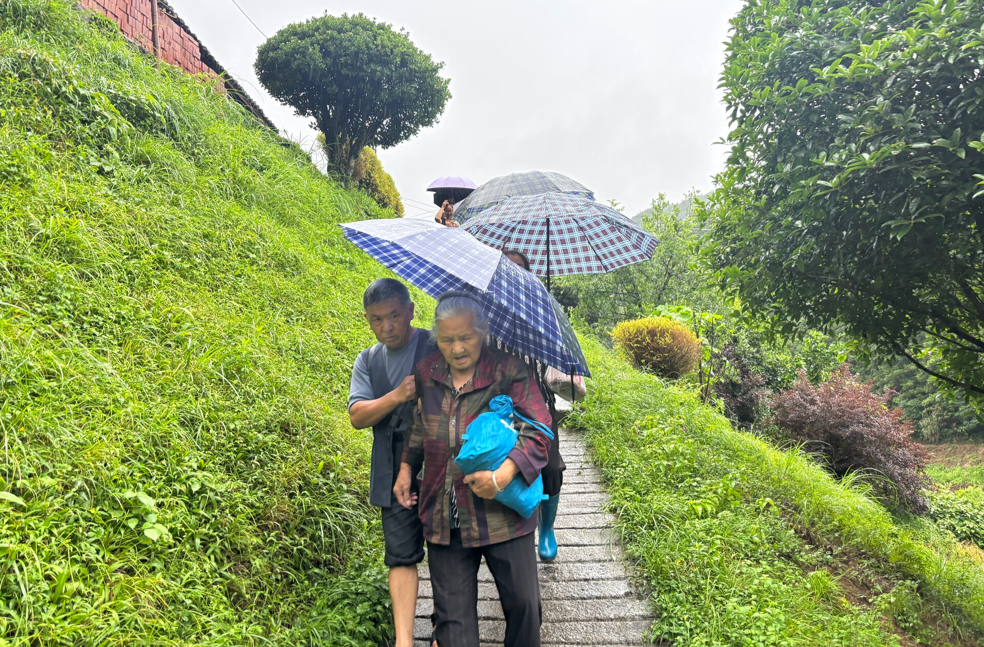 “汛”線直擊|中方：干群同心應(yīng)對強降雨，緊急轉(zhuǎn)移群眾5452人