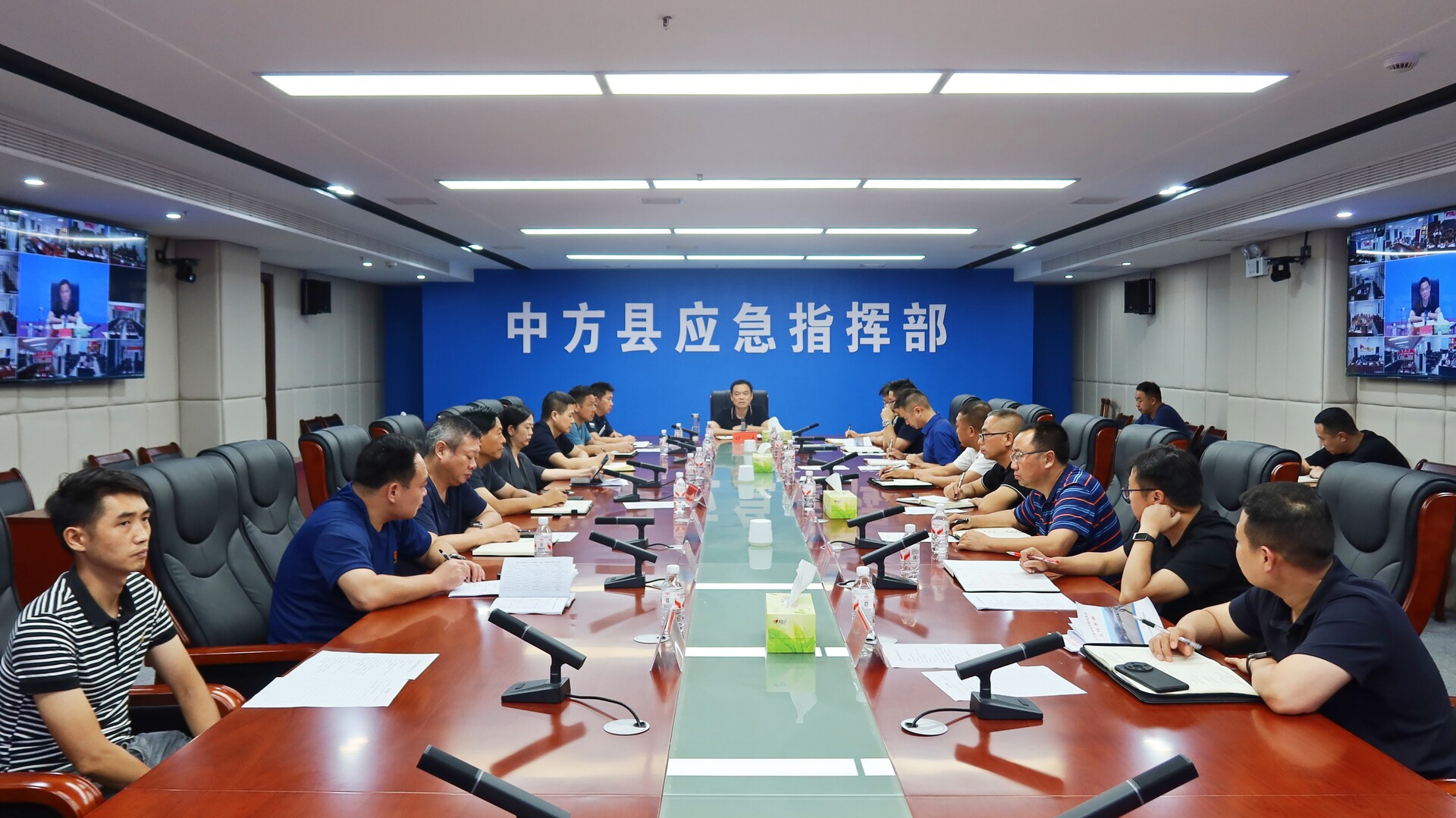 胡杰主持召开全县防汛工作会商研判会议