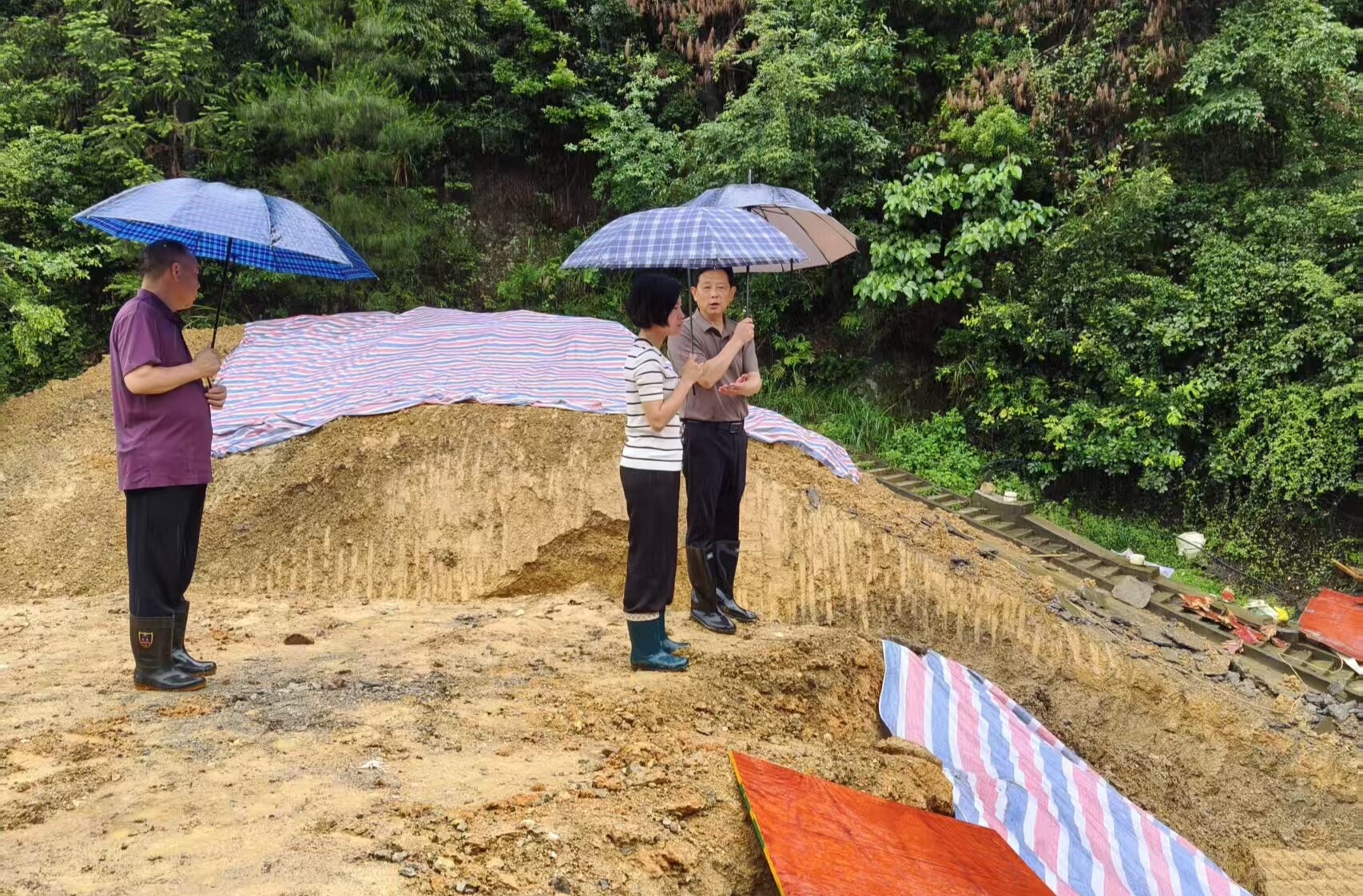 “汛”线直击|中方县桐木镇筑牢在建工程防汛“安全网”