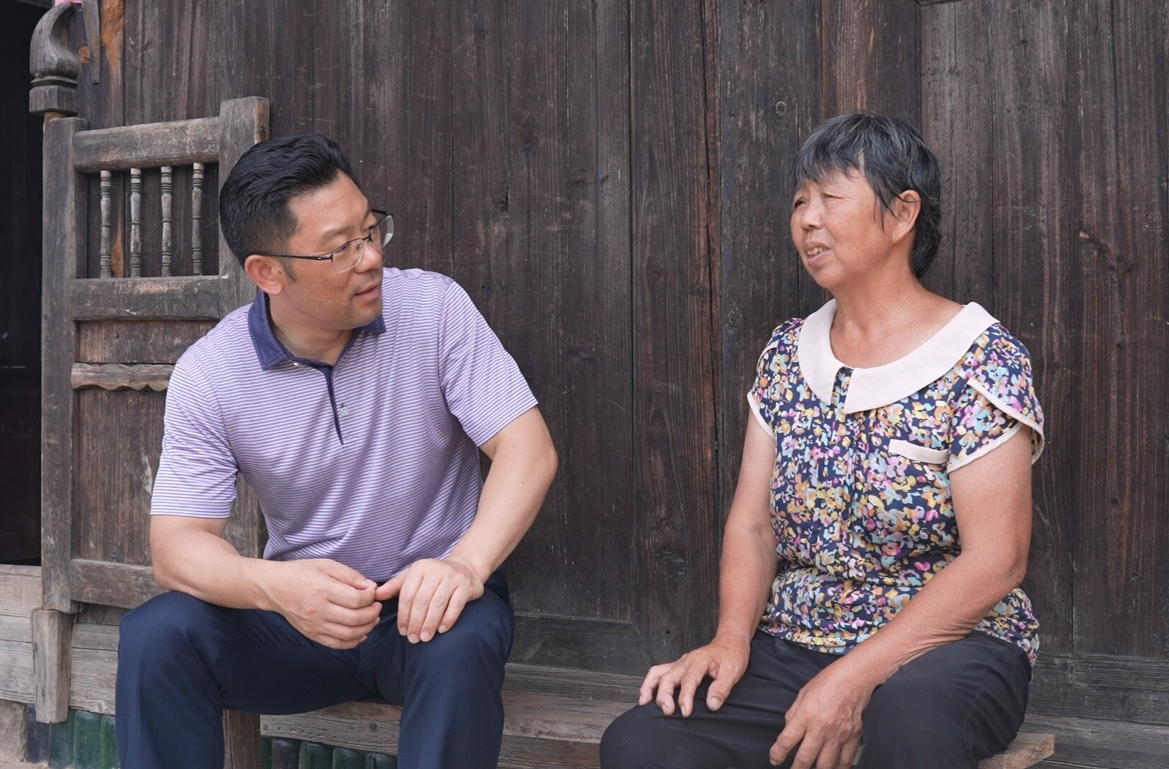 贺遵庆在中方调研时强调： 抓好有效衔接和基层社会治理“十五五”规划 着力提升乡村振兴和基层社会治理效力效能