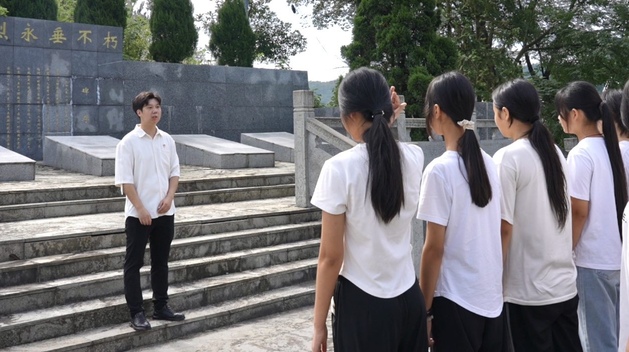 青春传薪火 乡音润民心——中方县“青语乡声”宣讲团开展系列宣讲活动