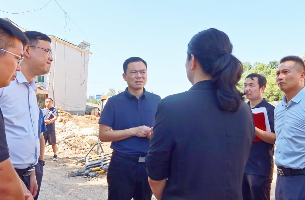 胡杰專題調(diào)研縣城主干道風(fēng)貌提質(zhì)改造和重點(diǎn)文旅項(xiàng)目建設(shè)