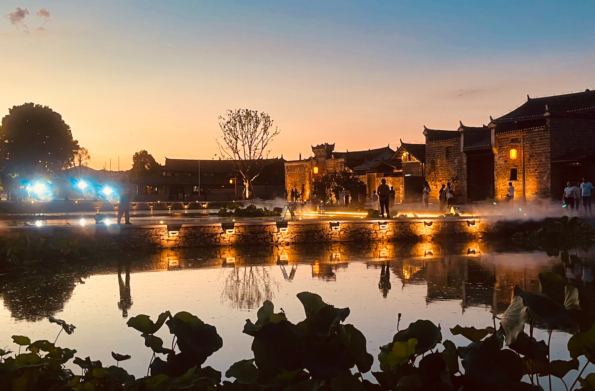 荊坪，煥新正當(dāng)時(shí)|中方：古村夜色“煥新”迎客 文旅融合點(diǎn)亮千年驛道