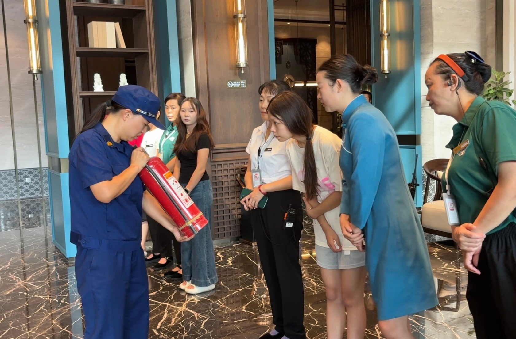 中方縣消防救援大隊到廷泊酒店開展消防安全培訓