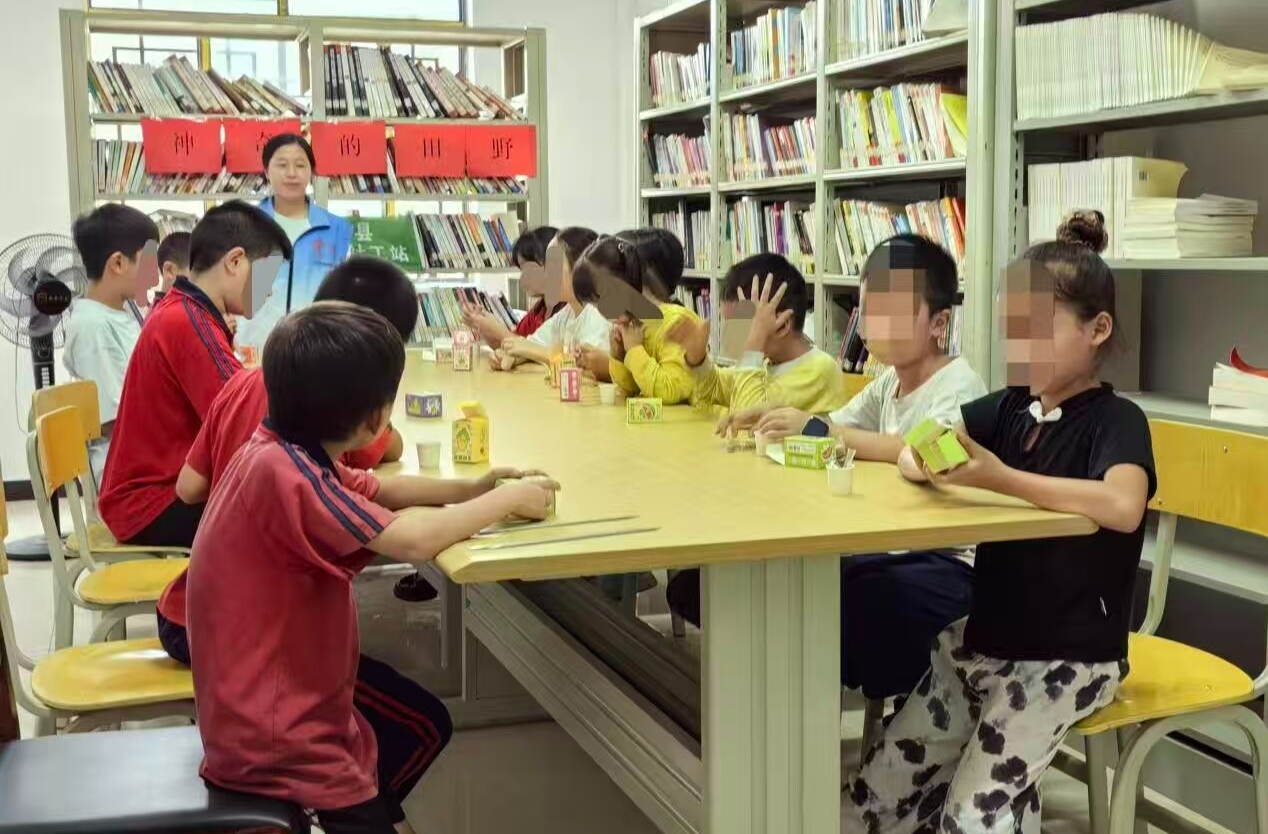 中方县铁坡镇民政社工站开展“神奇的田野”农作物知识科普主题活动