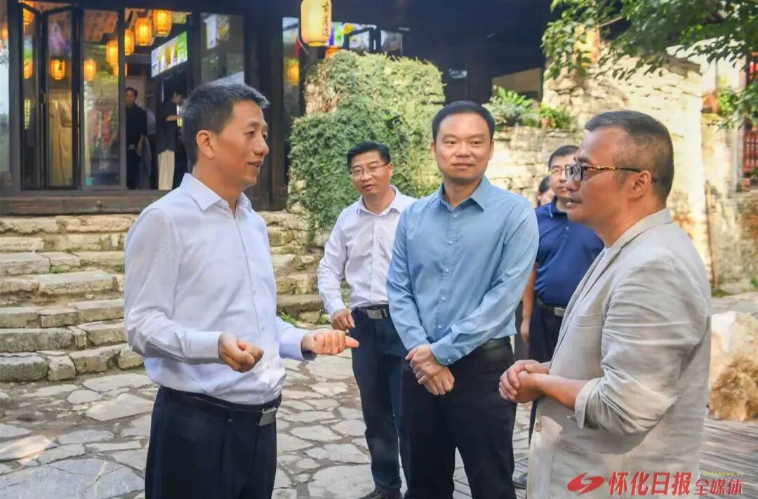 许忠建专题调研国庆中秋假期旅游市场服务保障准备工作