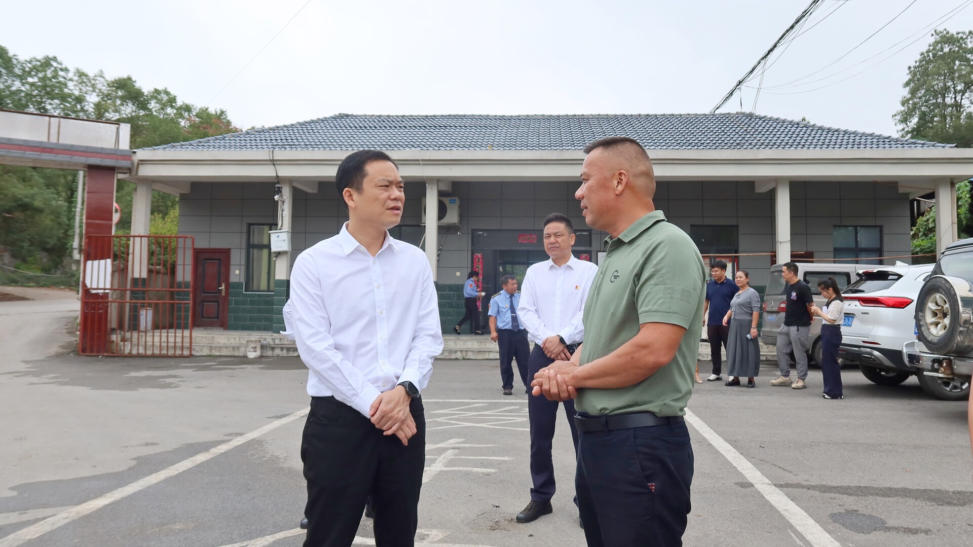 胡杰督导检查国庆中秋安全生产和保畅保供工作