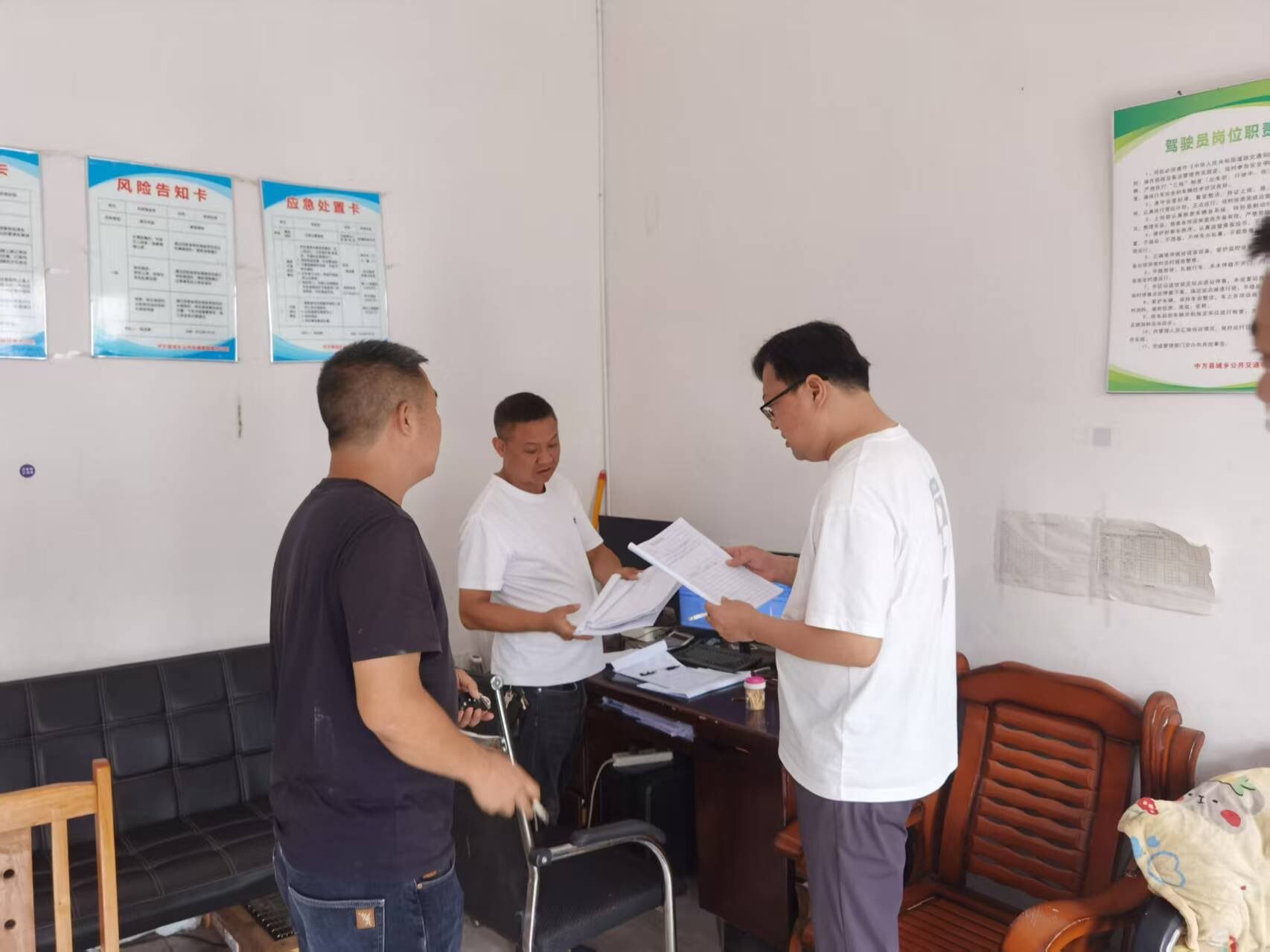 中方县铁坡镇开展多部门联合巡检：筑牢辖区安全屏障  确保群众“双节”祥和平安