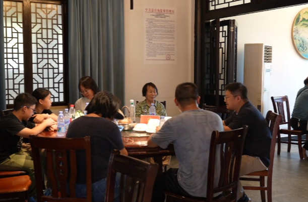 中方县：荆坪古村迎来客流高峰  农家乐座无虚席