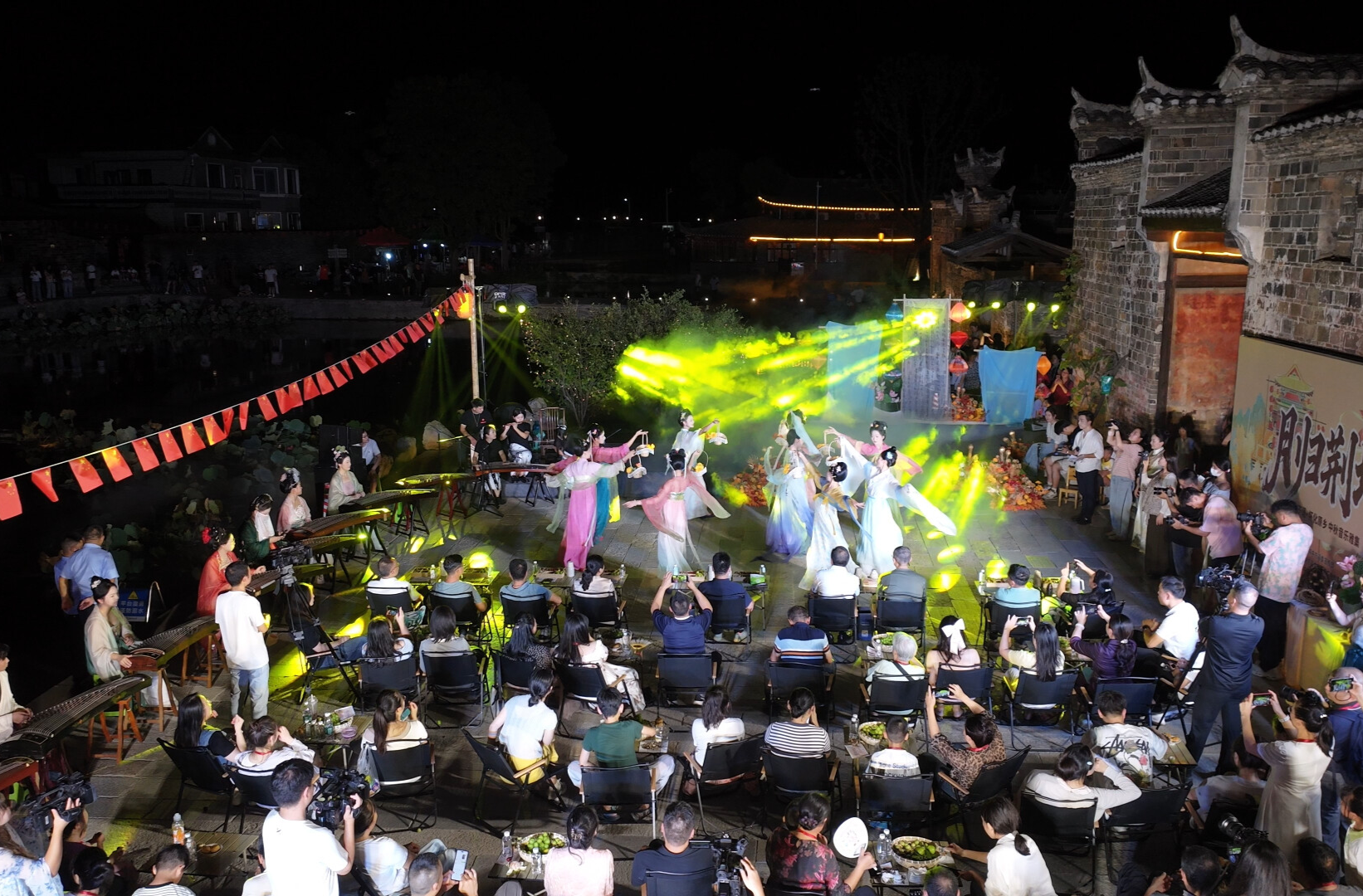 中方县：中秋音乐雅集点亮古村月夜