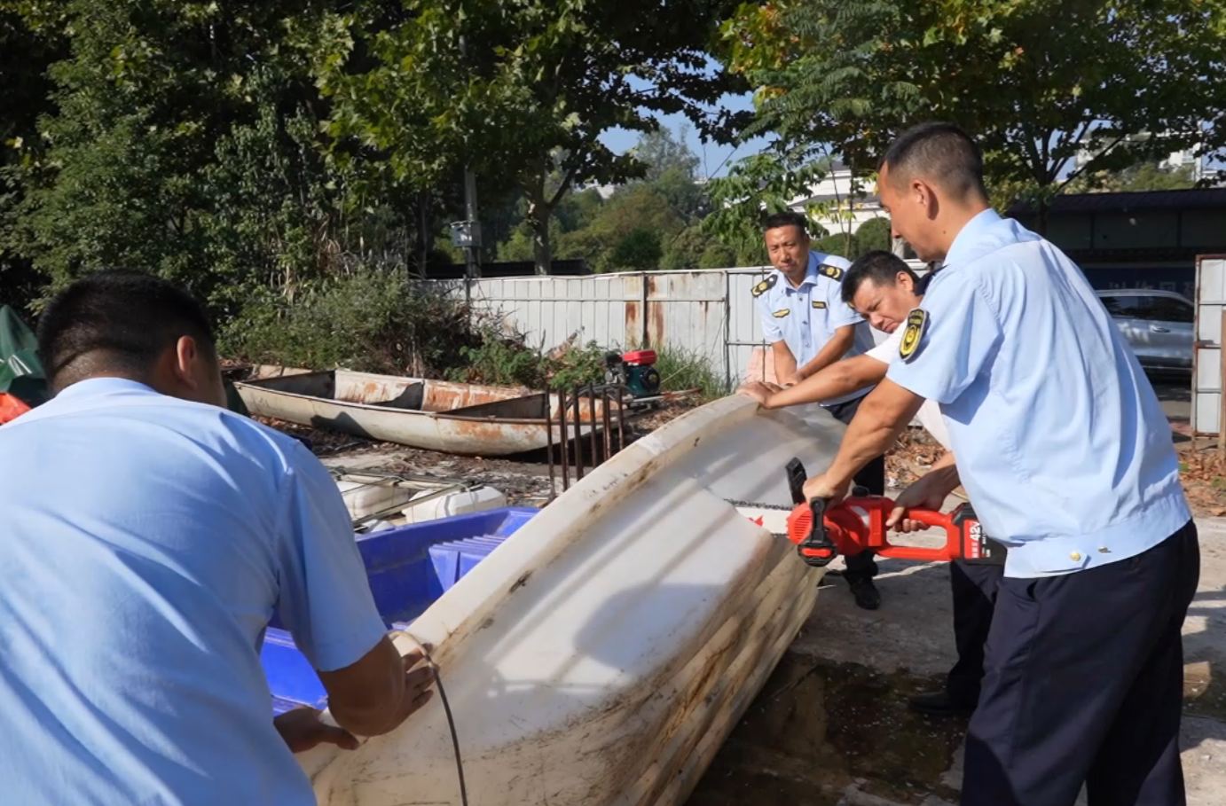 中方县中方镇：集中销毁违规渔具 切实筑牢“十年禁渔”防线