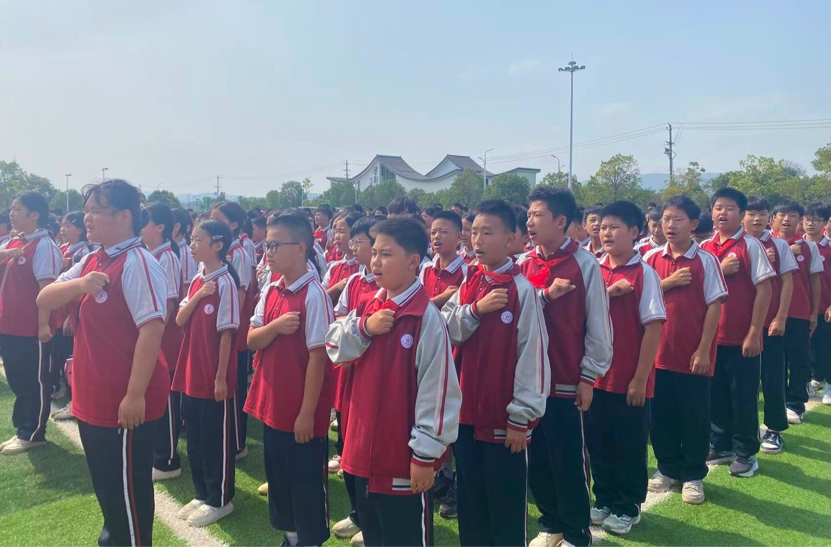 强国复兴有我 争当新时代好少年——团中方县委组织开展2025年少先队建队纪念日主题活动之中方县示范性集中入队仪式