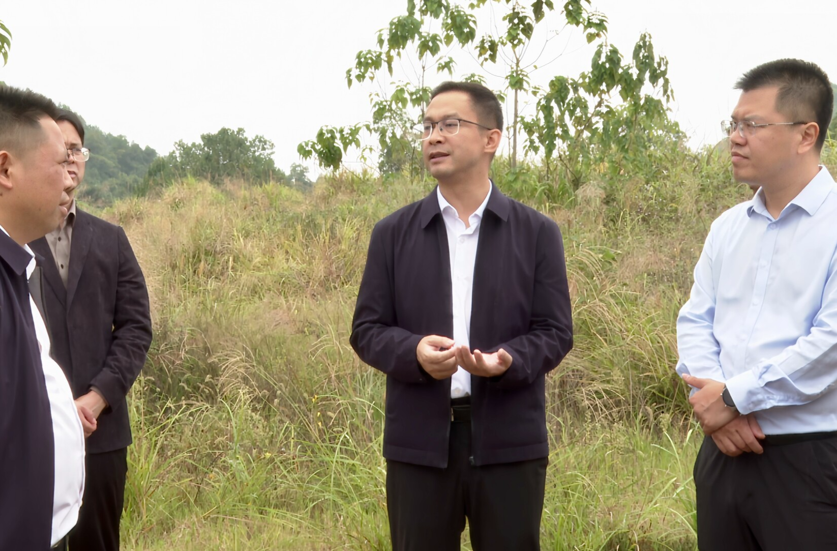 周华特在花桥镇、泸阳镇调研督导生态环保、地质灾害防治、安全生产等工作