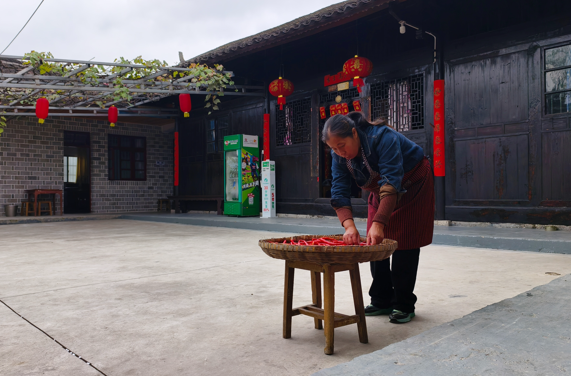 中方县荆坪古村：从 “守店” 到 “忙创收”   提质改造惠农家