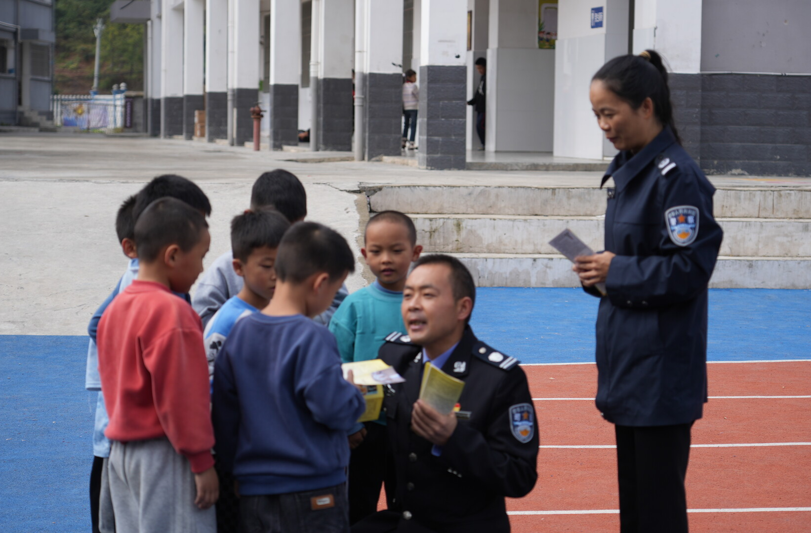 法治护航成长 安全伴我同行 —— 中方县铜湾司法所开展法治宣传进校园活动