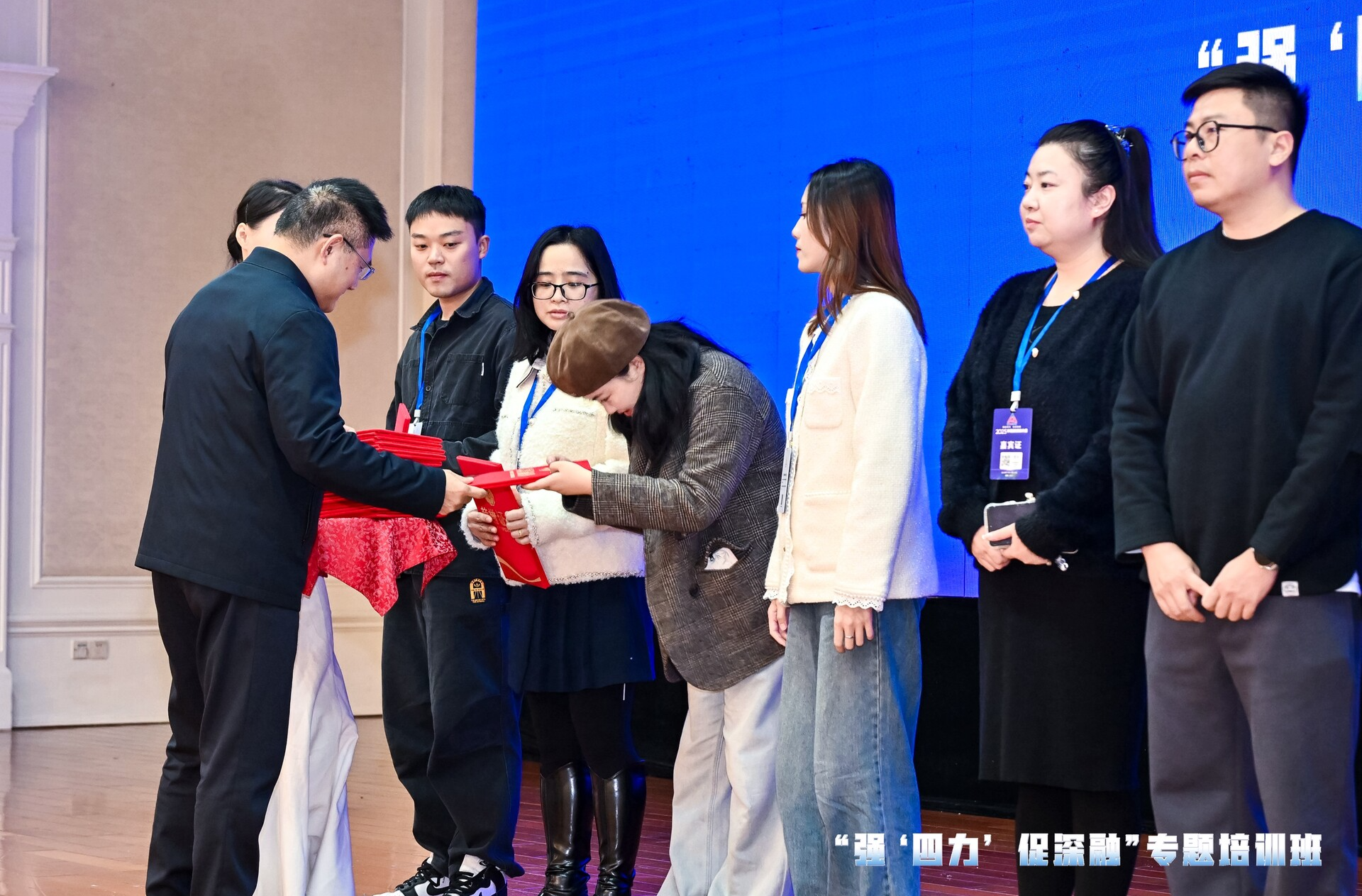 喜讯！中方融媒主创作品在2025中国新媒体大会专题培训班获奖并作大会分享发言