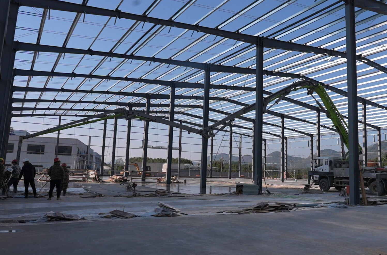 怀化高新区中方片区：饲料生产线项目建设跑出“加速度”