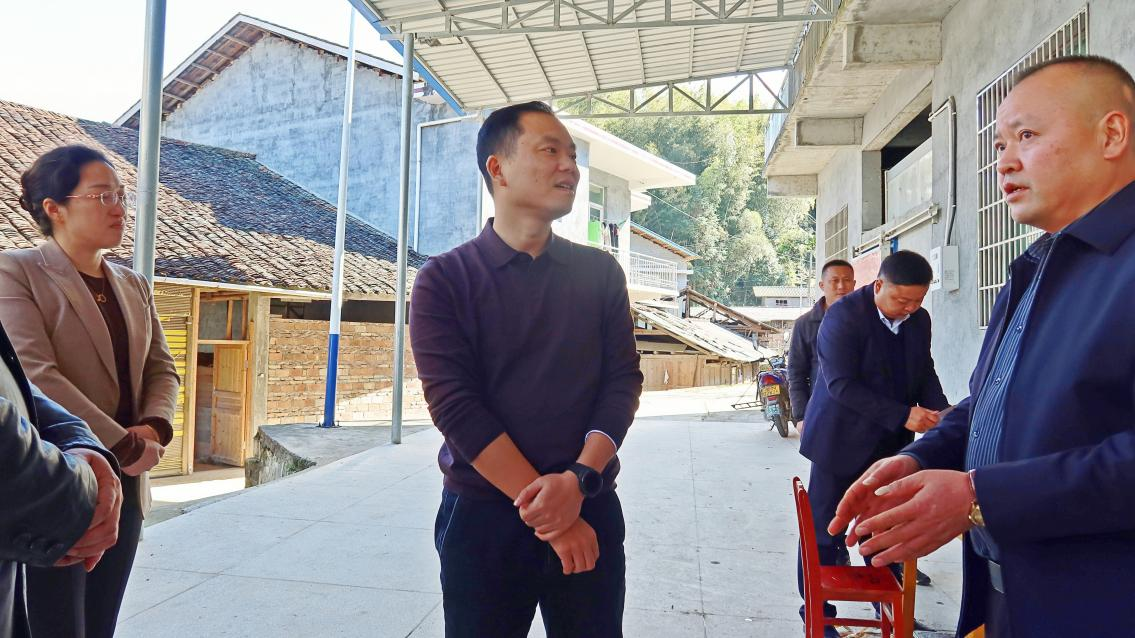 胡杰调研巩固拓展脱贫攻坚成果同乡村振兴有效衔接工作并督导安全生产工作