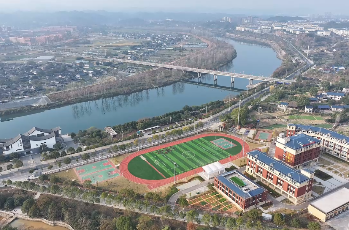 中方县城管执法局：精耕细护添新绿 城市颜值气质双提升