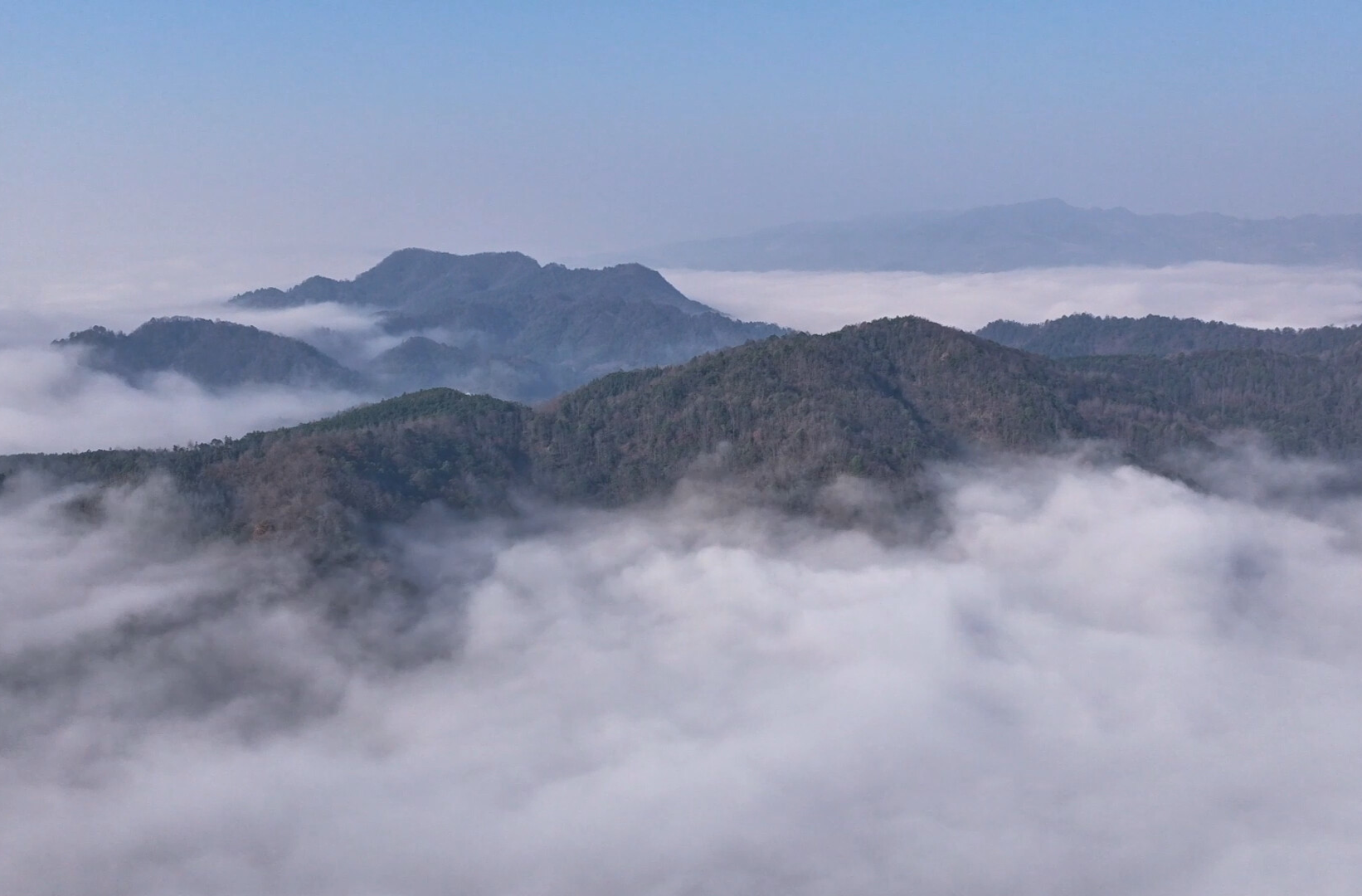 中方县：云海漫卷葡萄沟 邂逅群山间的诗意清晨