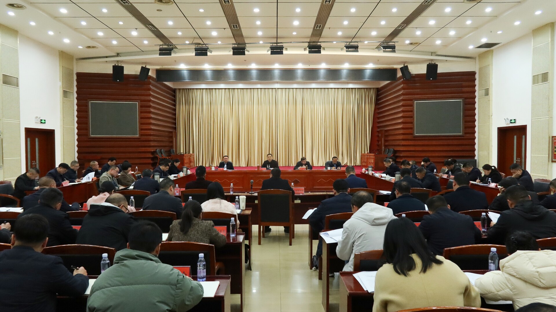 胡杰主持召开县委党的建设工作领导小组会议